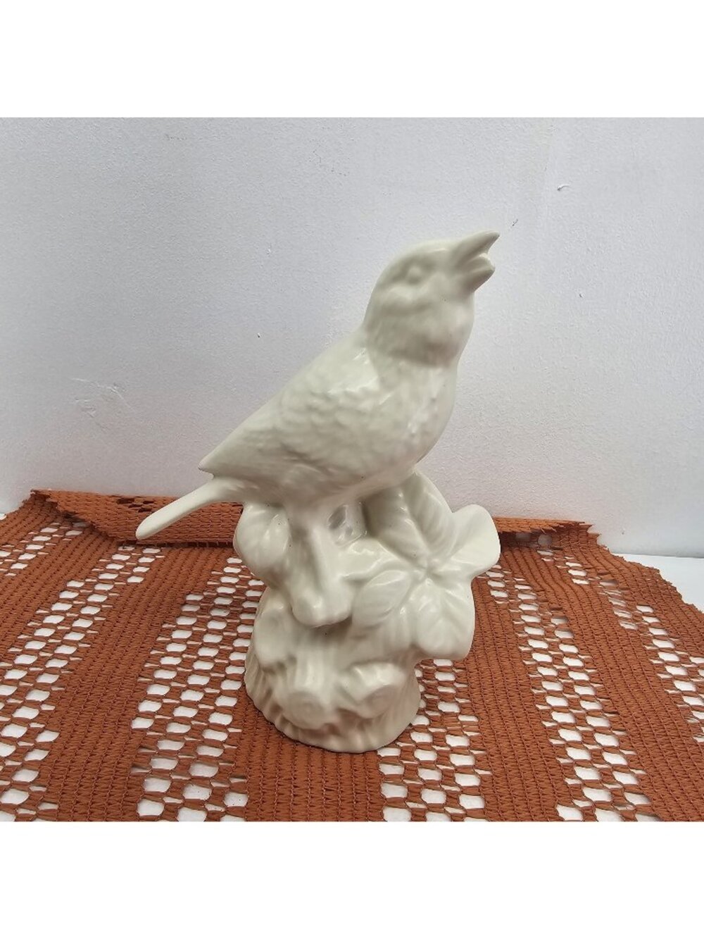 Vintage 1982 Byron Molds White Ceramic Singing Bird Figurine - Hand Finished...